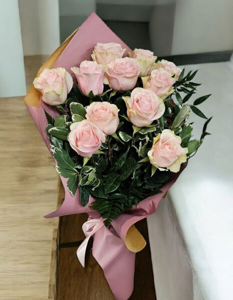 Rose colore rosa da comporre in mazzo per numero di steli.