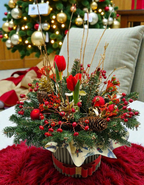 Flowerbox natalizia con fiori freschi